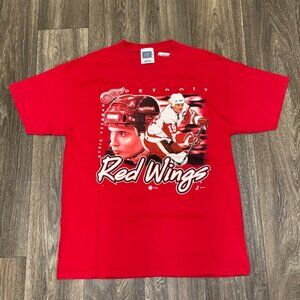 VTG Detroit Red Wings Steve Yzerman Shirt Men's Large Red 90s Sport Attack